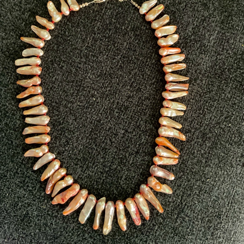 Elegant Peach Keshi Pearl necklace